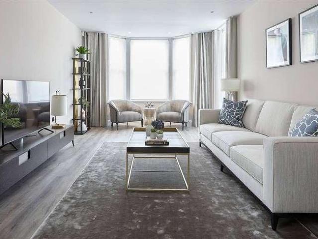 Flat for sale in Hadley Wood, Greater London