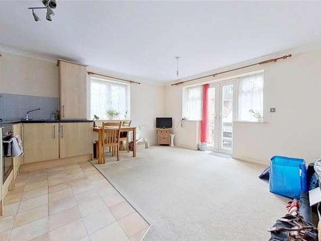 Flat for sale in Fishersgate, West Sussex