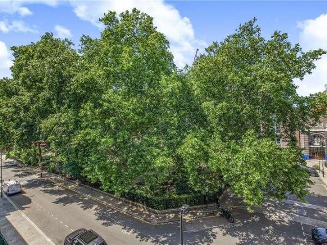 Flat for sale in Holborn, Greater London