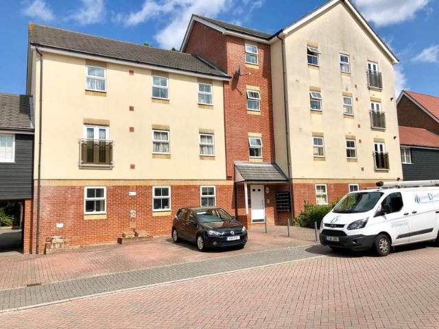 Flat for sale in Hedge End, Helford