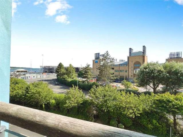 Flat for sale in Ocean Village, City Of Southampton