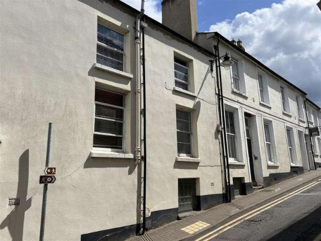 Flat for sale in Hereford And Worcester