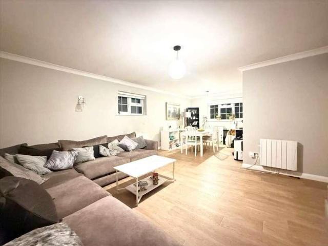 Flat for sale in Alton Barnes, Isle Of Man