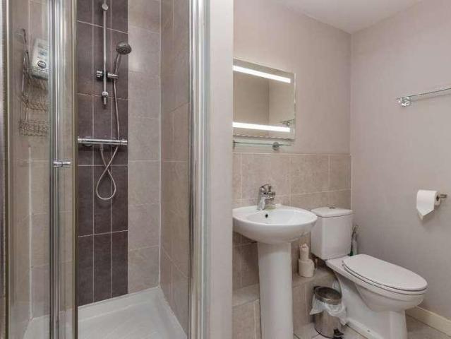 Flat for sale in Bulk, Bare