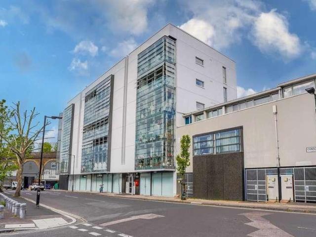 Flat for sale in Peckham, Greater London