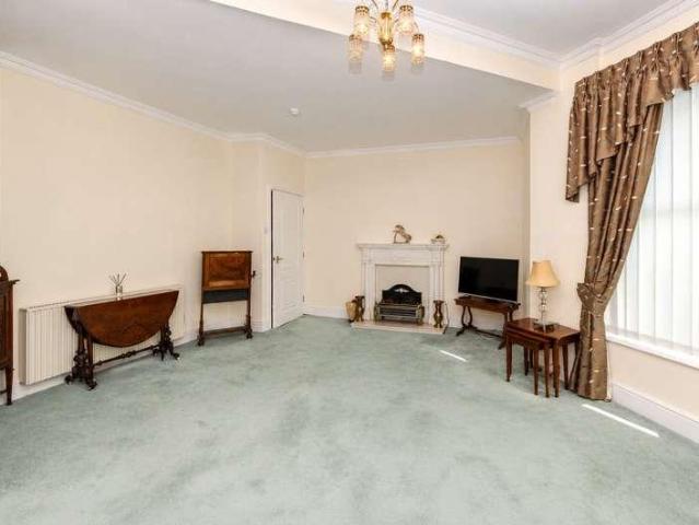Flat for sale in Llandudno, Wales