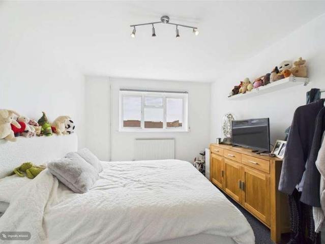 Flat for sale in Peacehaven, Iford