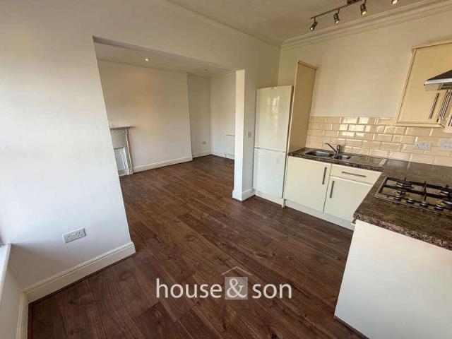 Flat for sale in Boscombe, Bournemouth