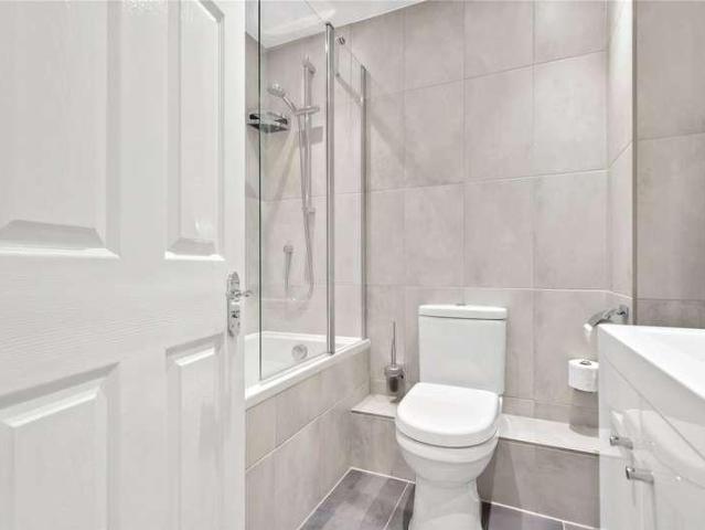 Flat for sale in Ratcliffe, Limehouse