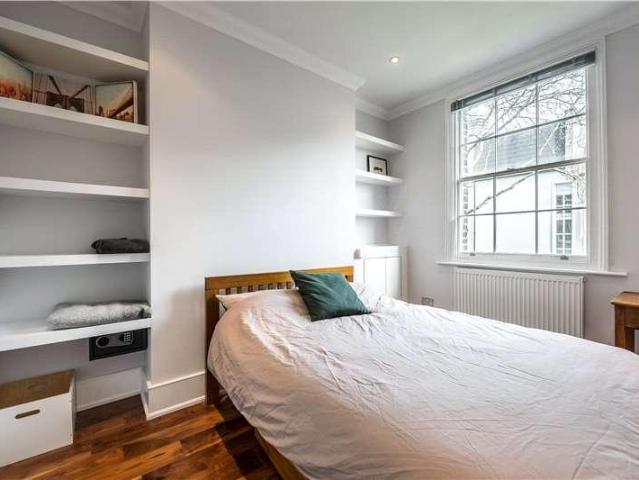 Flat for sale in Elephant and Castle, Greater London