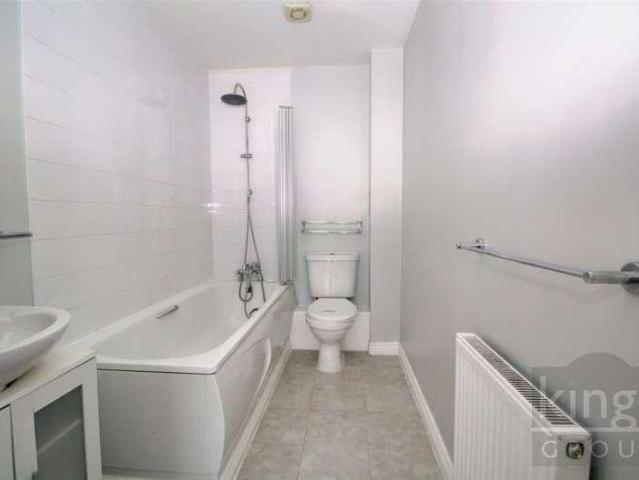 Flat for sale in Broxbourne, Hertfordshire