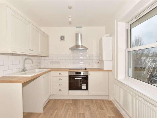 Flat for sale in Folkestone