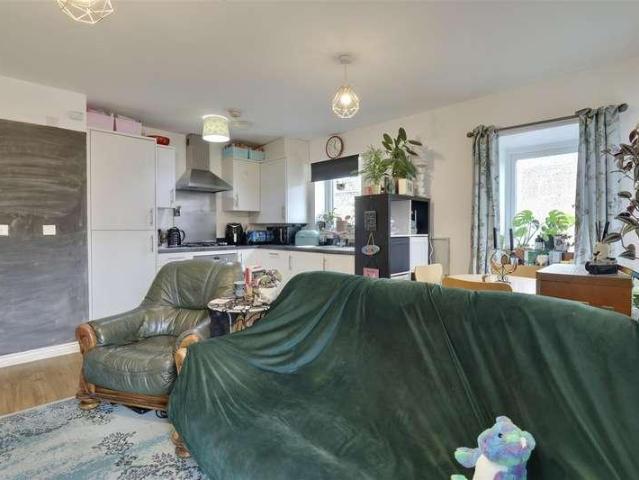 Flat for sale in Rowner, Middlecroft