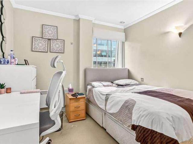 Flat for sale in Holborn, Greater London