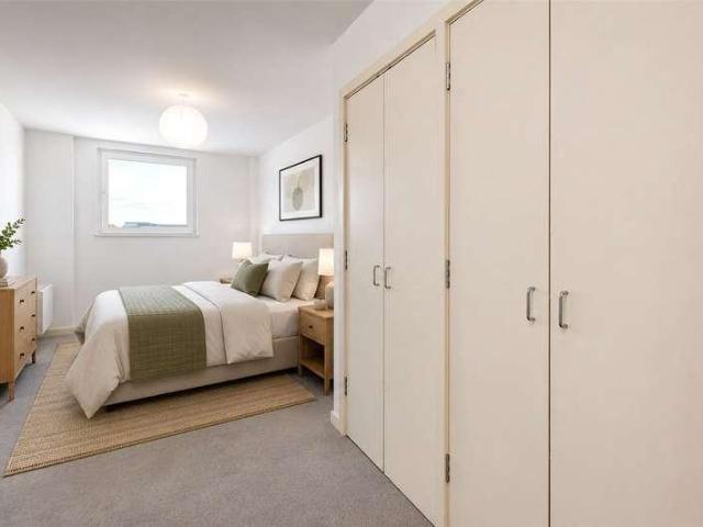 Flat for sale in Wandsworth, Greater London