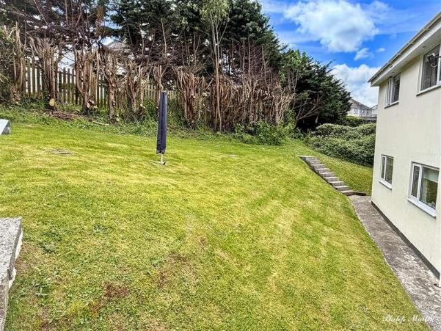 Flat for sale in Trelander, Penweathers