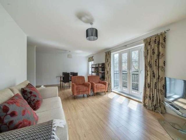 Flat for sale in Row Town, Surrey