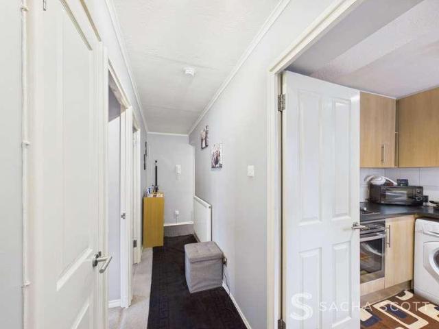 Flat for sale in Nork, Red Hill