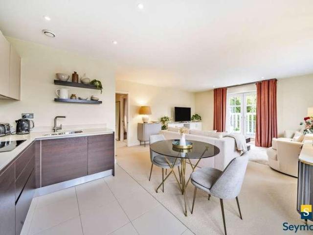 Flat for sale in Charlotteville, Westborough