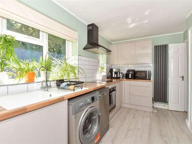 Flat for sale in Glynde, West Sussex