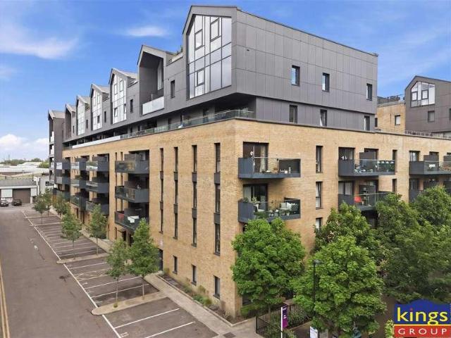 Flat for sale in London Borough of Waltham Forest, Greater London