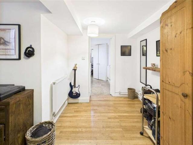 Flat for sale in Brixton, Greater London