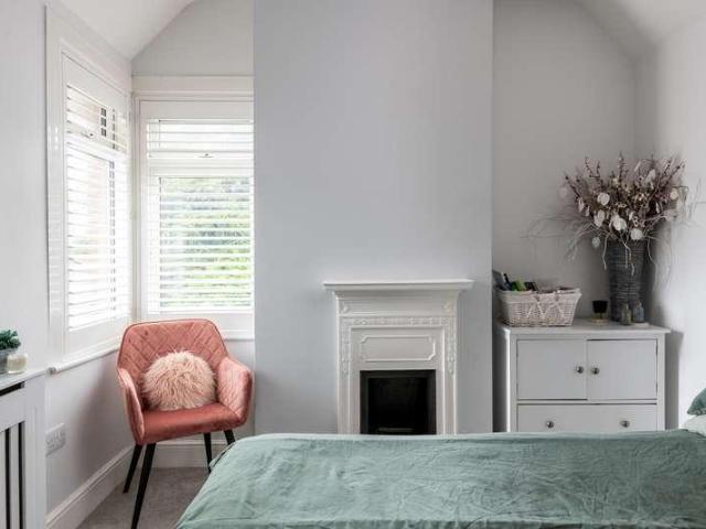 Flat for sale in Red Hill, Surrey