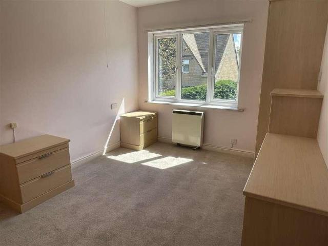 Flat for sale in Fossebridge, Gloucestershire