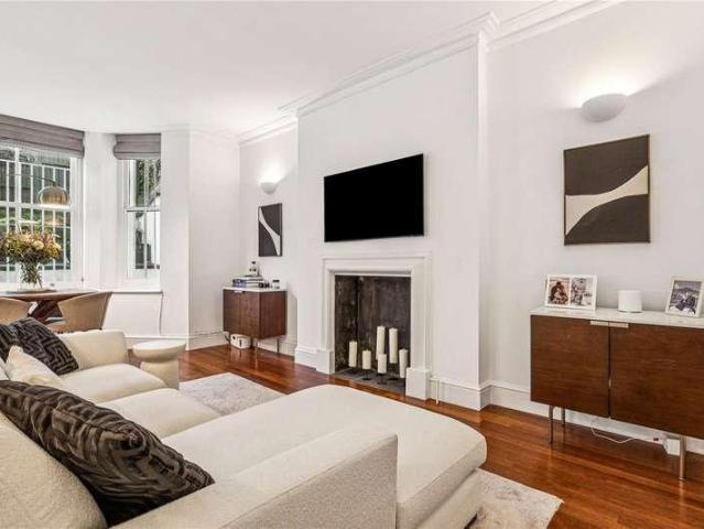 Flat for sale in Notting Hill, Greater London