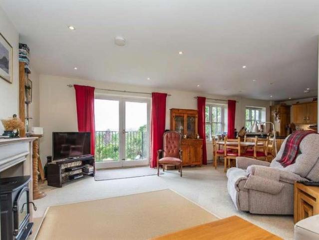 Flat for sale in Lewes, Iford