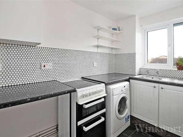 Flat for sale in London Borough of Lewisham, Greater London