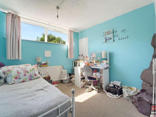 Flat for sale in Lower Halliford, Surrey