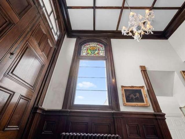 Flat for sale in Byfleet, Woking