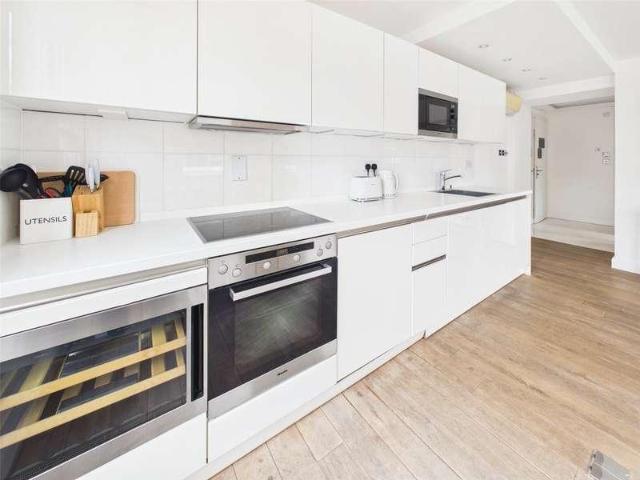 Flat for sale in Soho, Greater London
