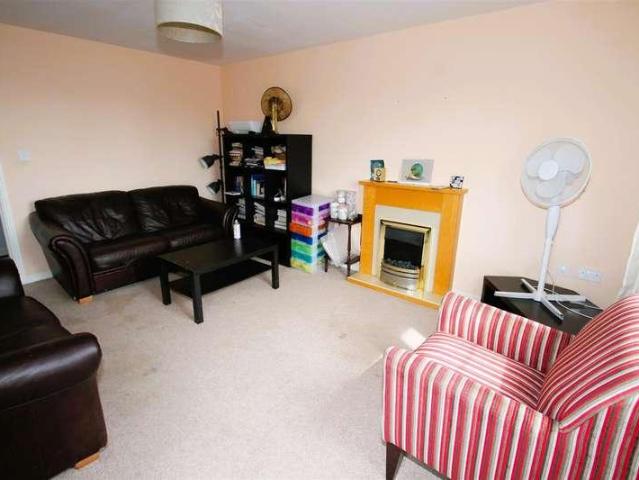Flat for sale in Halesowen, West Midlands