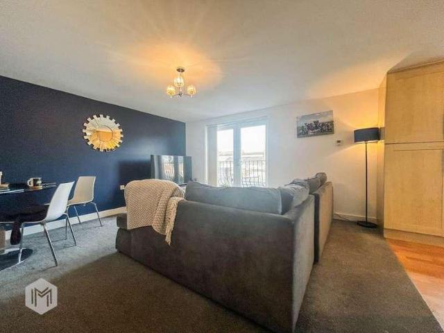 Flat for sale in Lee Bank, Greater Manchester