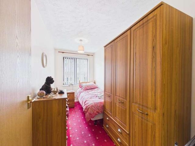 Flat for sale in East Cliff, Thanet