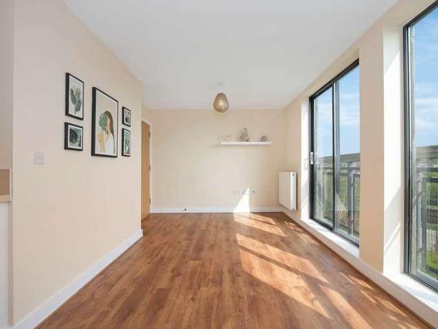 Flat for sale in Feckenham, City Of Bristol