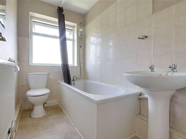 Flat for sale in Ponders End, Greater London