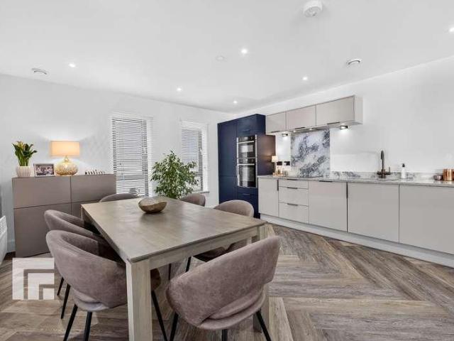 Flat for sale in Civic Centre, Falcon Lodge