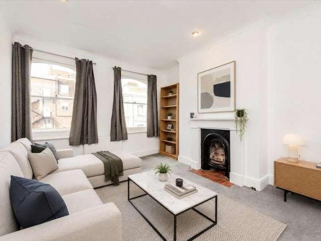 Flat for sale in Shepherd's Bush, Greater London