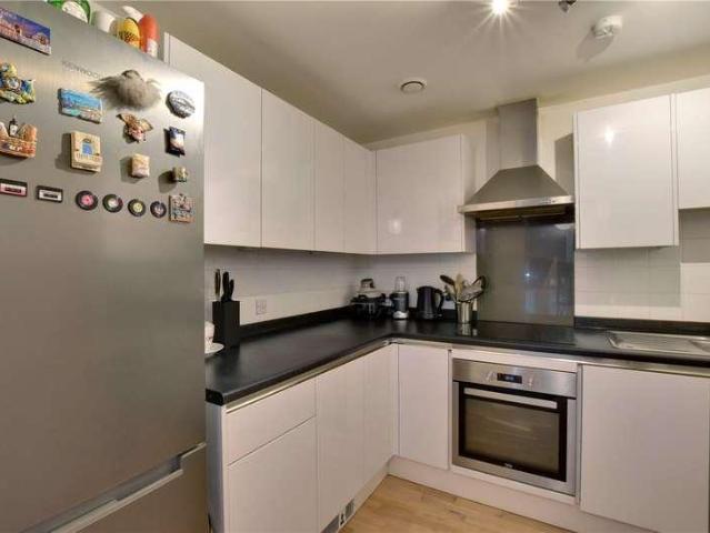 Flat for sale in Greenwich Town Centre, Greater London