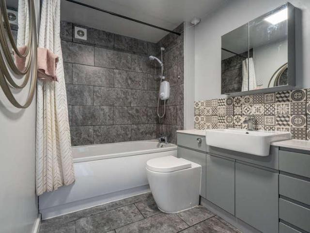 Flat for sale in Eastbridge, Suffolk