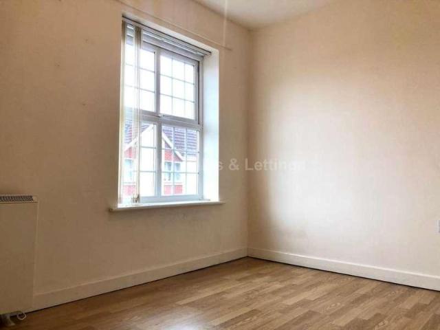 Flat for sale in Ermine West, Lincoln