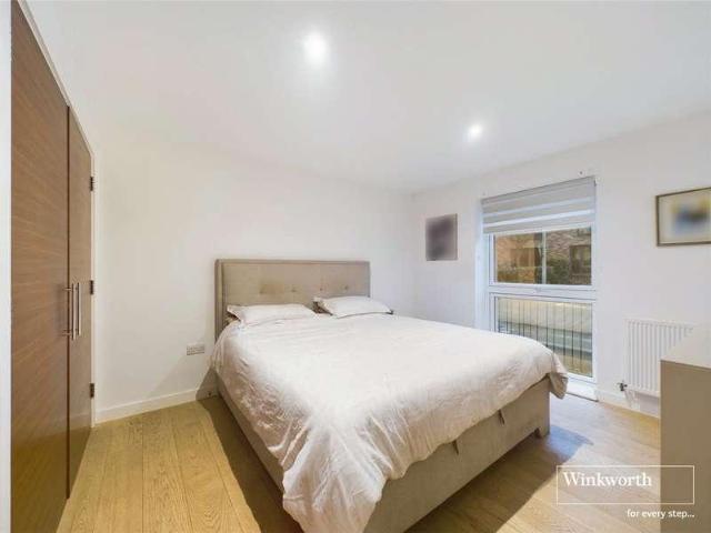 Flat for sale in London, Isle Of Man