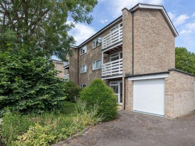 Flat for sale in Sunnymead, The Slade