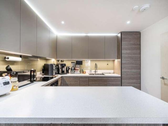 Flat for sale in Colindale, Greater London