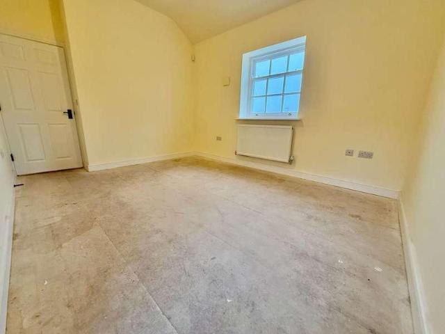 Flat for sale in Coseley, West Midlands