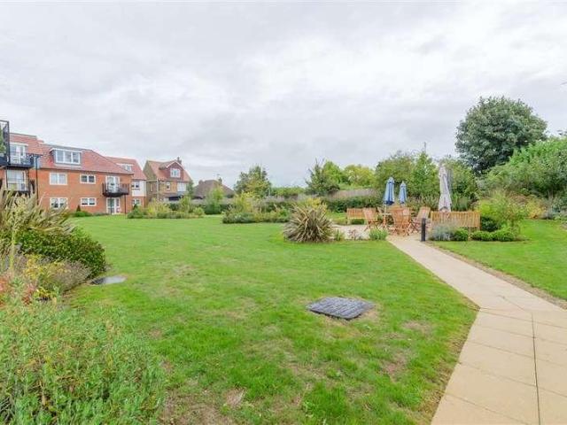 Flat for sale in Gillingham