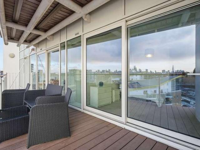 Flat for sale in Ratcliffe, Cat Hill